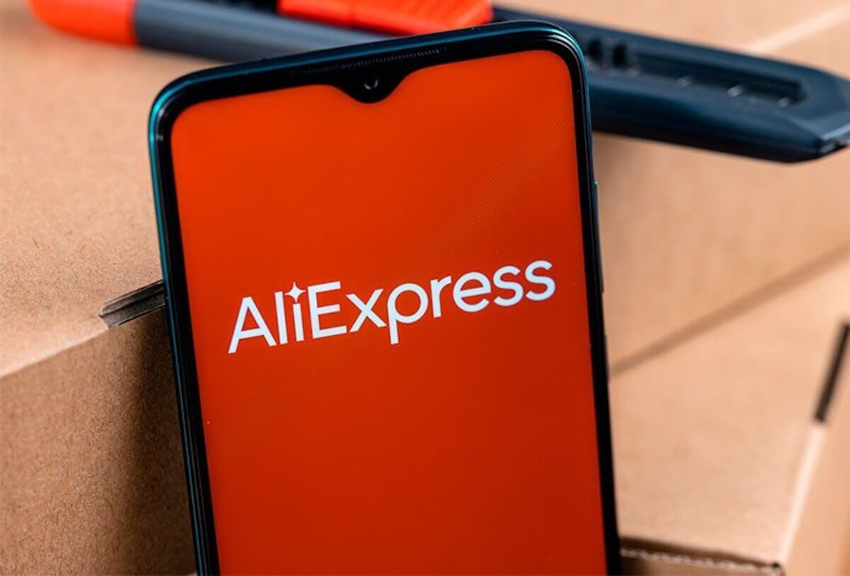 Полезные и классные приложения. Попробуй через приложение. Инстаграм войти в аккаунт. Продолжить в instagram. Реклама мобильных игр.