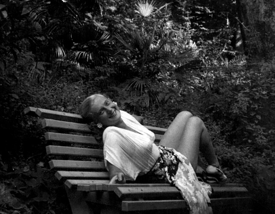 ретро Фото СССР Девушка в Кисловодске 35- й год