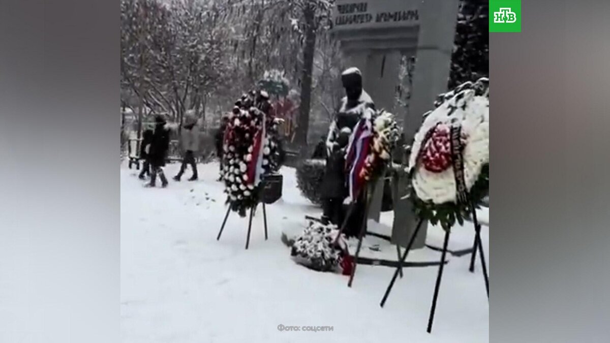 В Ереване задержали мужчину, осквернившего памятник блокадникам Ленинграда  | НТВ: лучшее | Дзен