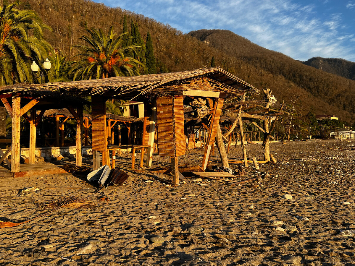 Работа после сочи. Сочи июль 2021. Наводнение в дагомысе. Шторм в джубге 2021. Сочи после олимпиады.