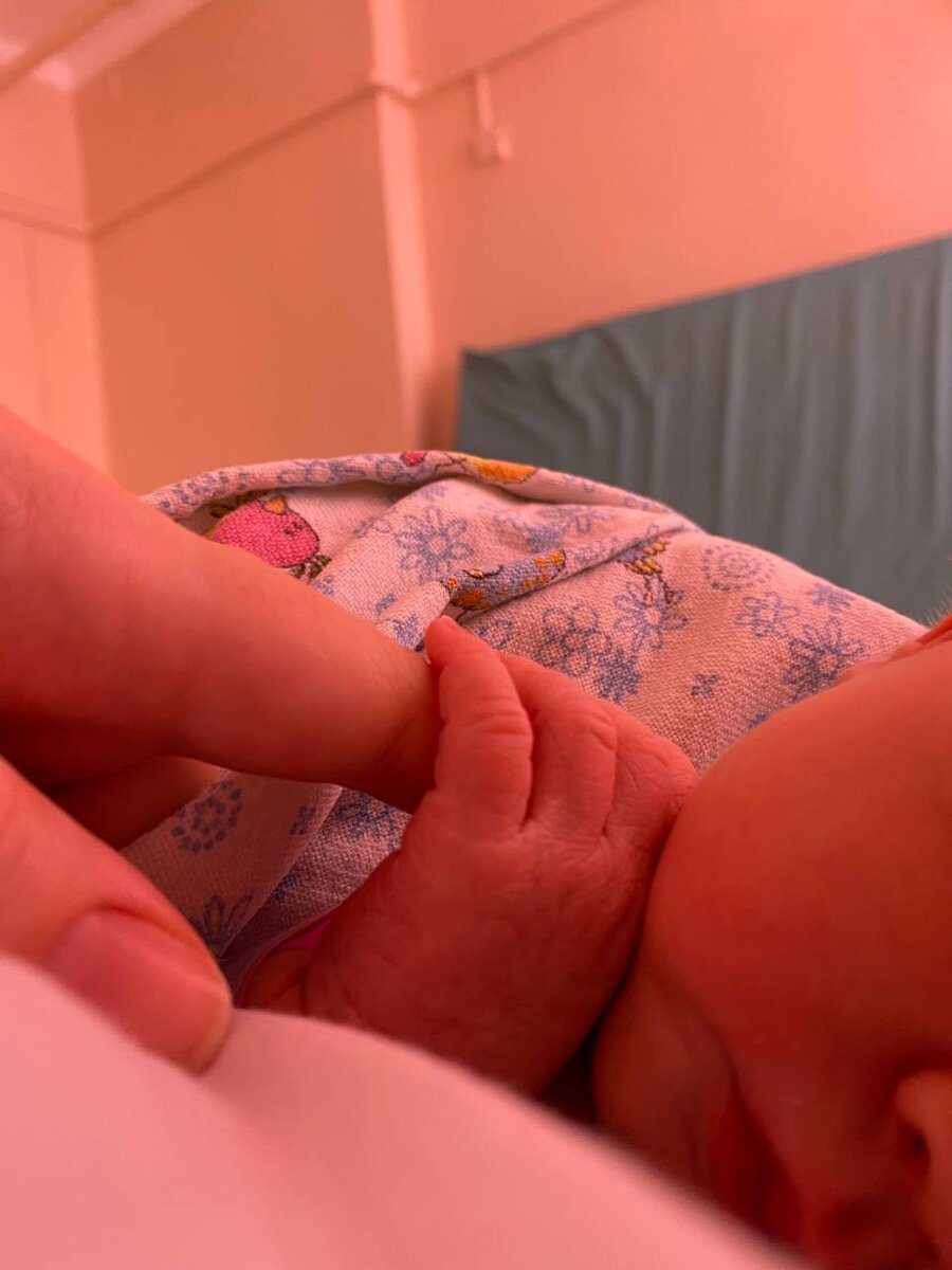 Лёлик с  мамой в роддоме. Согласие мамы на публикацию фото получено)))