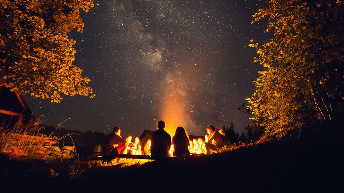 Взрослые играют. Мужчина и две женщины. Семейные вечеринки рассказы. Семейные вечеринки рассказы. Пара на вечеринке.