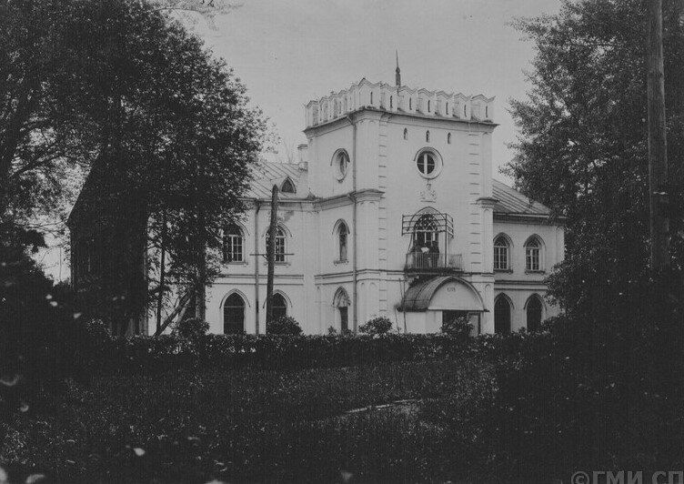 Готический дом 1900-ые годы 