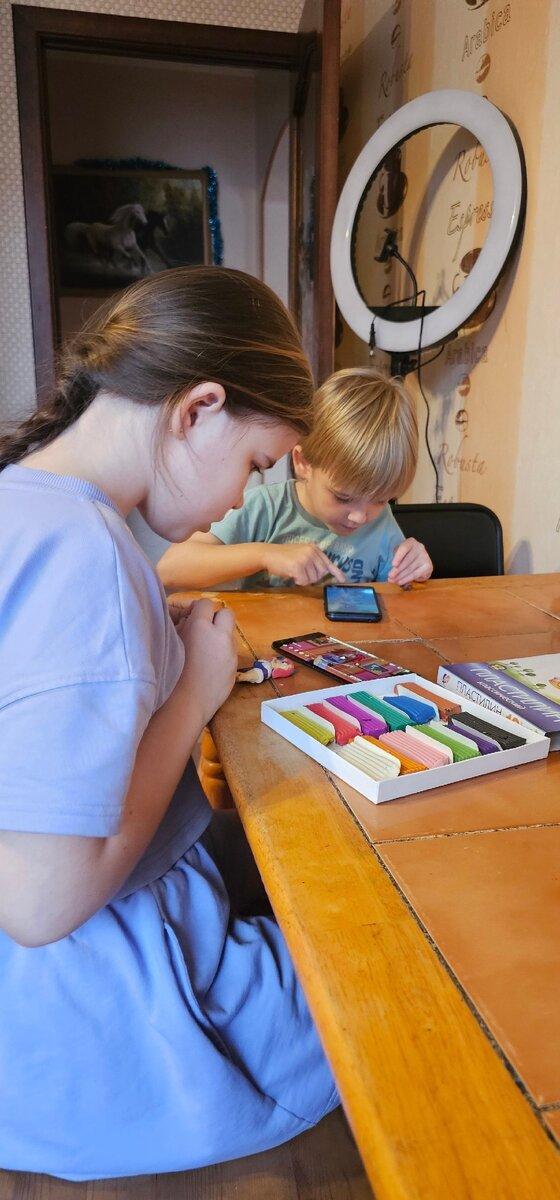 Кино глухие. Кино про фотографа и девушку. Влюбился в глухонемую девушку. Если я останусь фильм 2014. Аманда сейфрид в фильме дорогой джон.