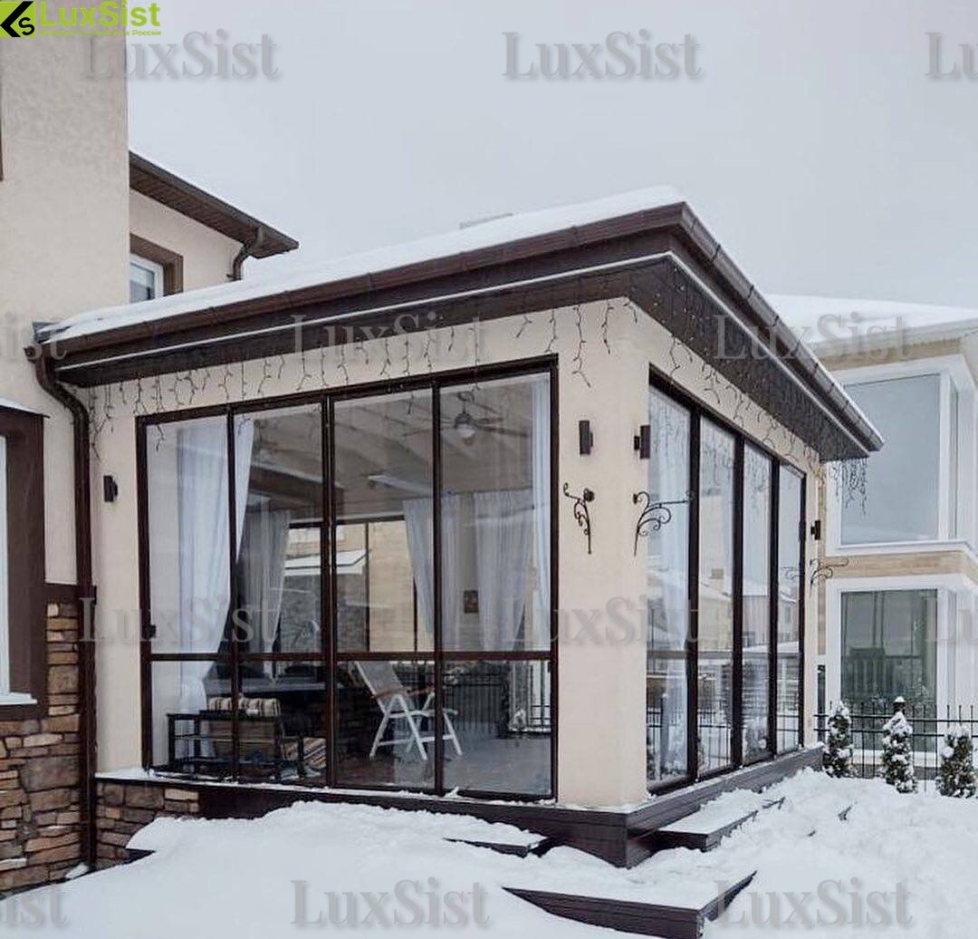 Раздвижной вариант остекления - система LuxSist.