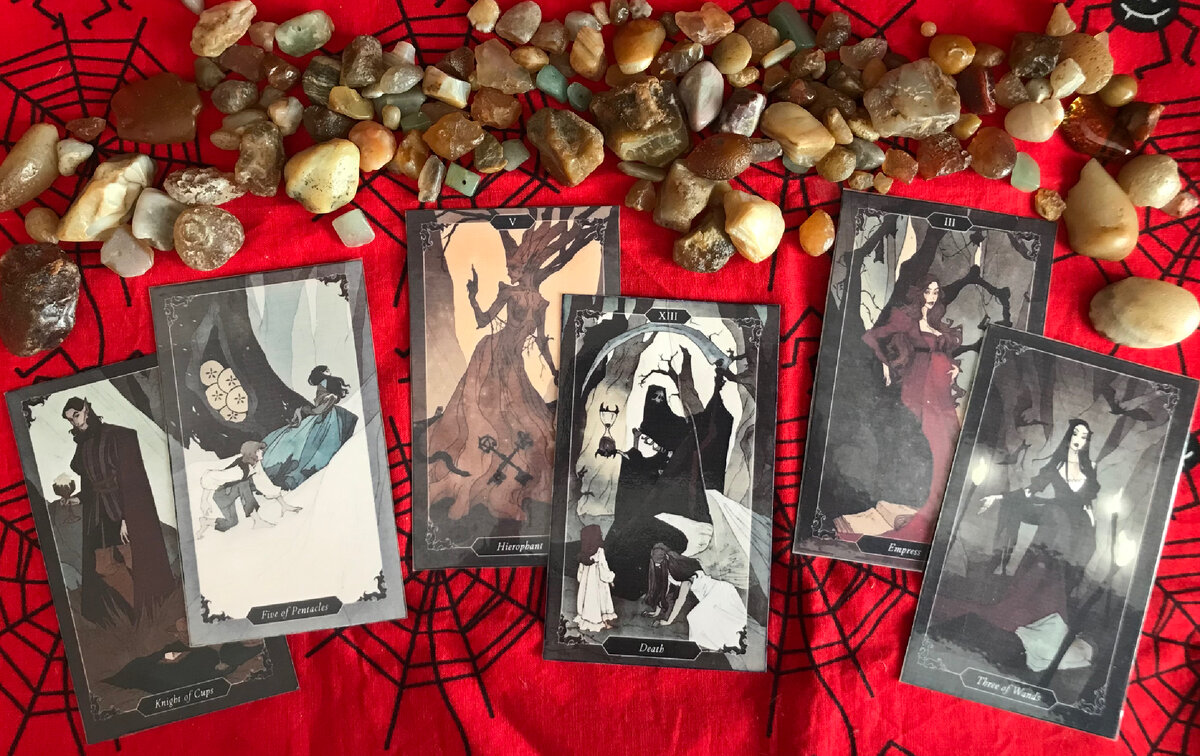 Рыцари в раскладе. Карты таро уэйта придворные арканы. Рыцарь кубков значение карты. Рыцари в раскладе. Колода таро даэна.