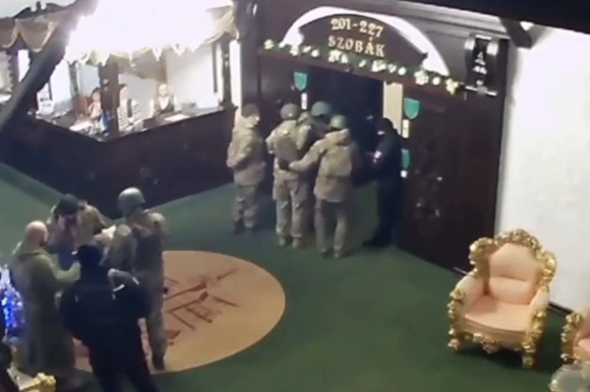    Стрелять и душить, как крыс.