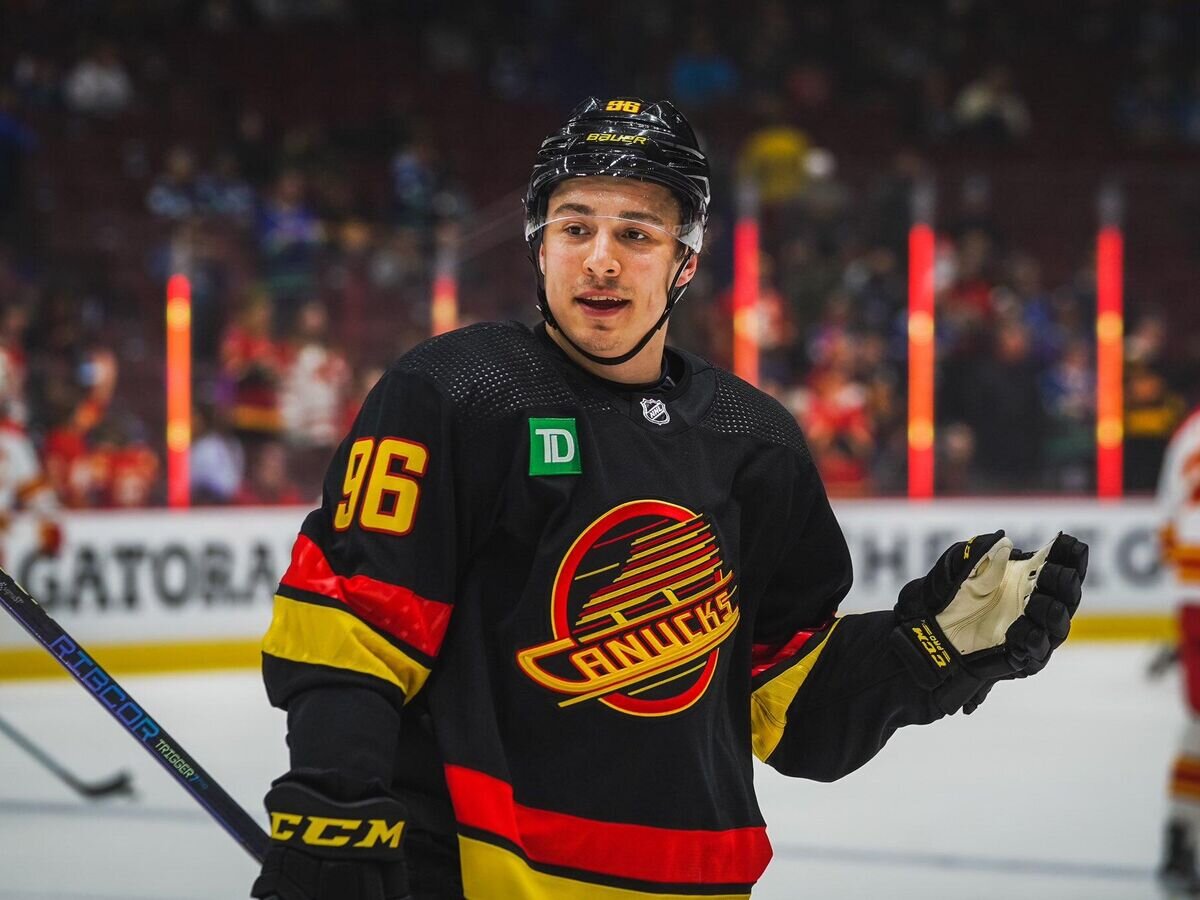    Хоккеист "Ванкувер Кэнакс" Андрей Кузьменко© Фото : Соцсети "Ванкувер Кэнакс"