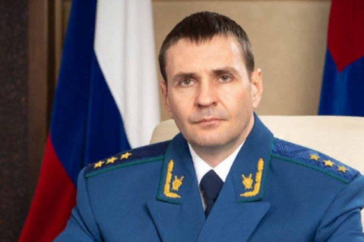    Заместитель генерального прокурора России Дмитрий Демешин прилетел в Якутск