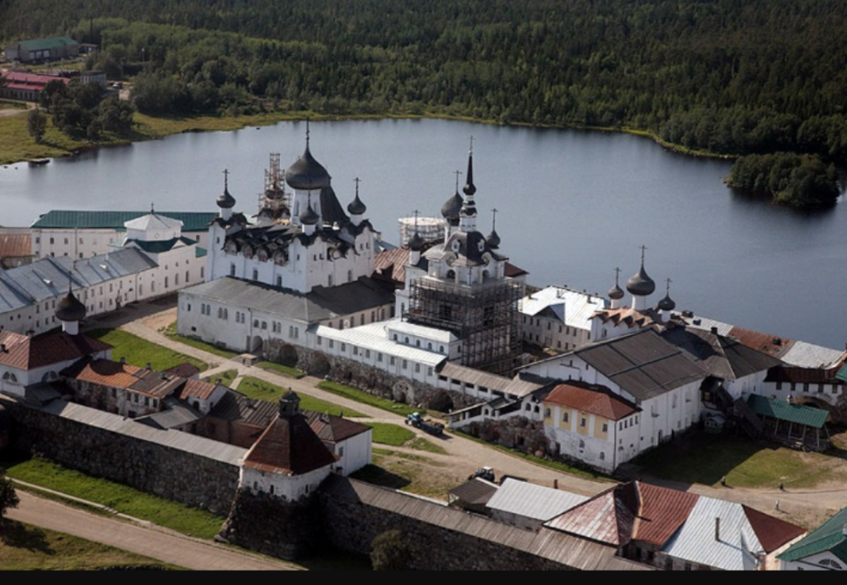 Спасо преображенский соловецкий монастырь фото. Спасо-Преображенский Соловецкий монастырь. Спасо-Преображенский монастырь Соловки. Преображенский монастырь на Соловецких островах. Спасо Преображенский Соловецкий монастырь Архангельская область.