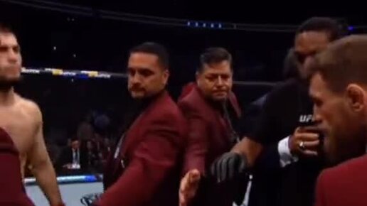 конор макгрегор порье 2. коннор после боя хабибом. коннор после боя хабибом. коннор после боя хабибом. драка после боя хабиба и коннора.