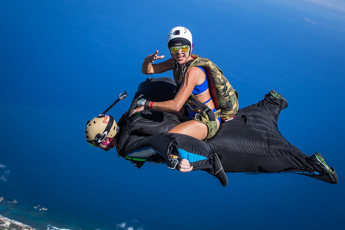 Skydive couple