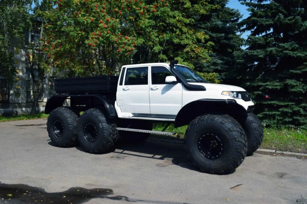 Съём девушки. Ford pickup 1985. Американский фермер на пикапе. Пикапер мем. Автомобиль пикап с людьми.