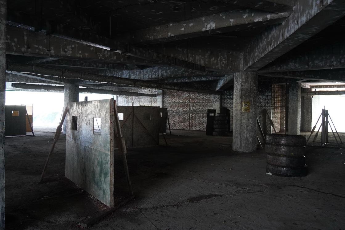 Незаконные строения. Дом бизнесмена недострой. Многоэтажный дом в городе. Сносим веранду. Снос алматы.