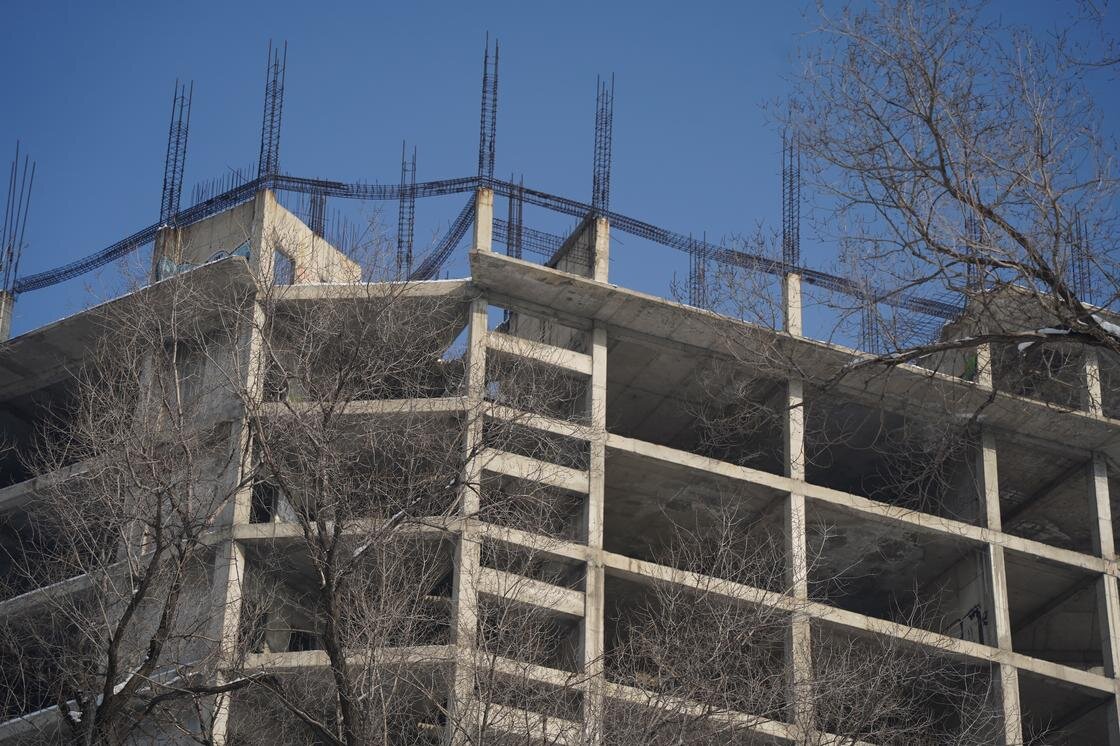 здания алматы. здание аль фараби алма ата. административное здание в алматы. городской акимат алматы. современная архитектура алматы.