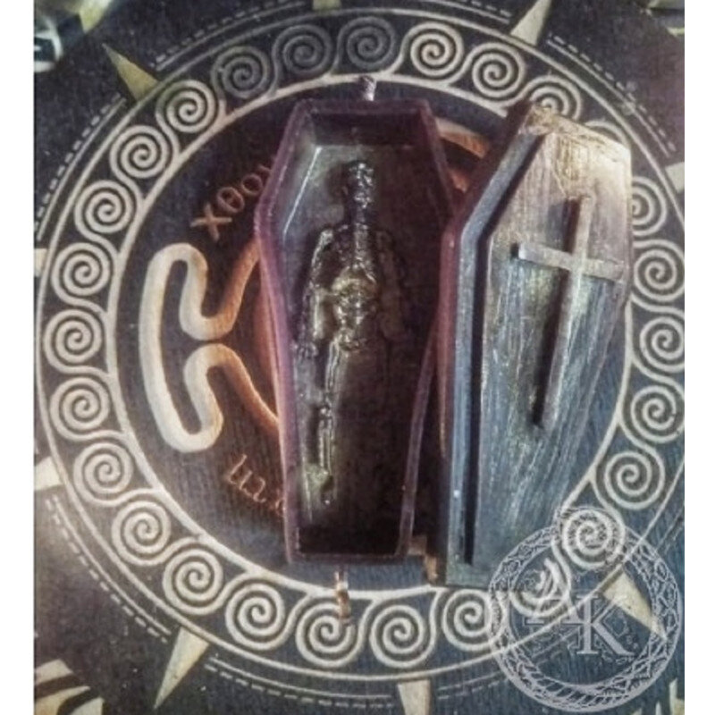 Свеча Гроб с костями