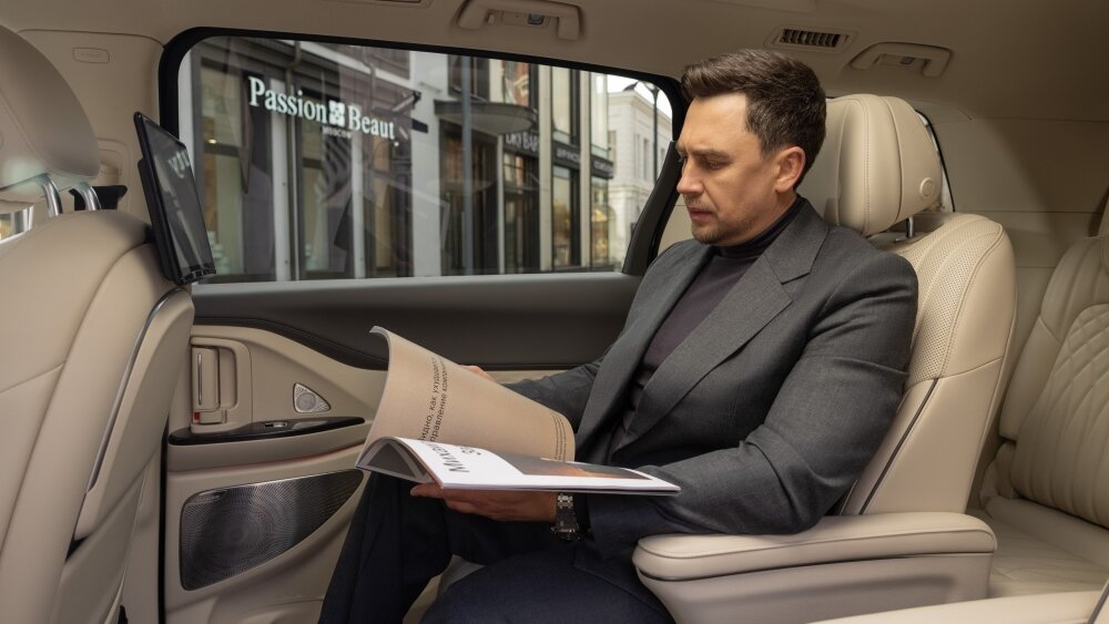 Лампочка уровня топлива. Объем канистры с бензином. В баке 18 литров бензина. Бак автомобиля вмещает 60 литров. Как узнать сколько топлива в баке.