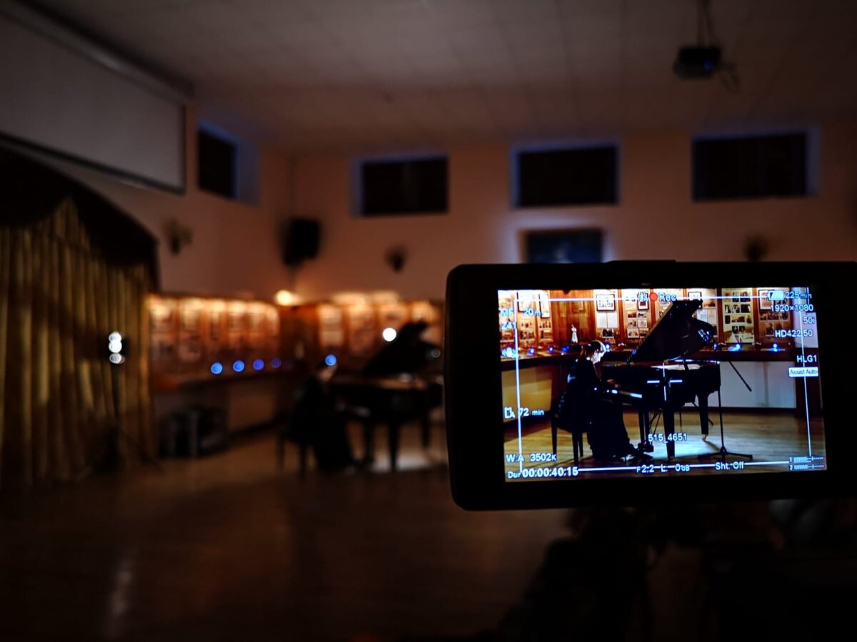 Взаимная любовь это счастье. Песня дыши со мной в унисон. Песня дыши со мной в унисон. Текст песни бьется сердце. Унисон атл.