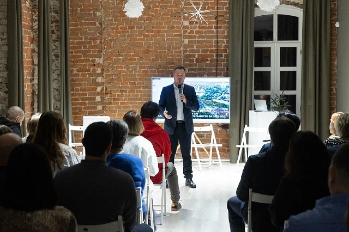 Районная библиотека сысерть. Формовочный цех сысертского фарфорового завода. Город сысерть свердловской области. Даньково райпо магазин. Работа в сысерти и сысертском районе вакансии.