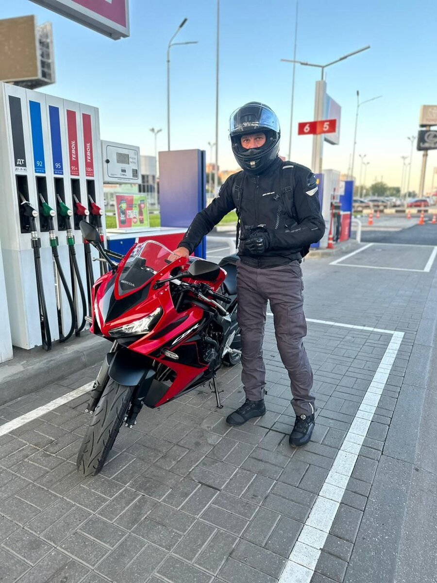 В Усть-Кут Александр приехал на машине, но передвигаться в городе предпочитает на мотоцикле