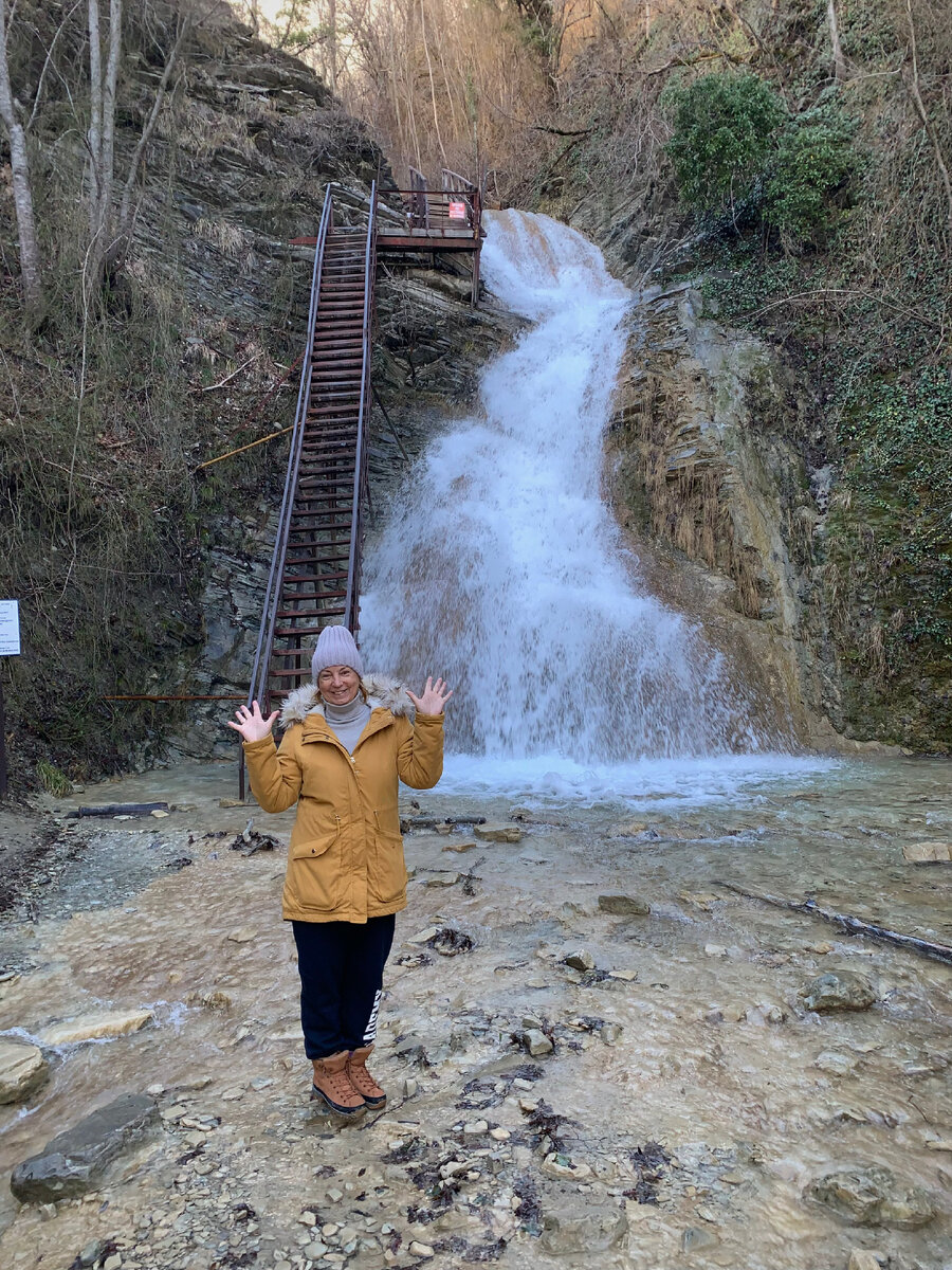 старый парк кабардинка акведук. посёлок возрождение геленджик водопады. зеркальная скала горячий ключ краснодарский край. горячий ключ краснодарский край гора петушок. скала петушок город горячий ключ краснодарский край.