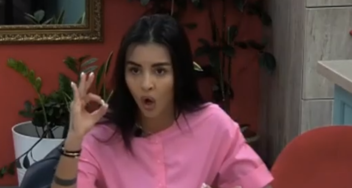 Лобное место дом 2 в хорошем качестве. Юлия белая сейчас 2022. Юля белая дом 2 2022. Телеканал ю дом 2. Дом 2 2021.