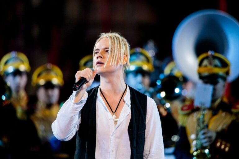 алысардах шаманка. шаманка бубен камлание. шаман вышел. ольхонский шаман валентин хагдаев. шаман андрей волк ультиматум правительству и президенту видео.