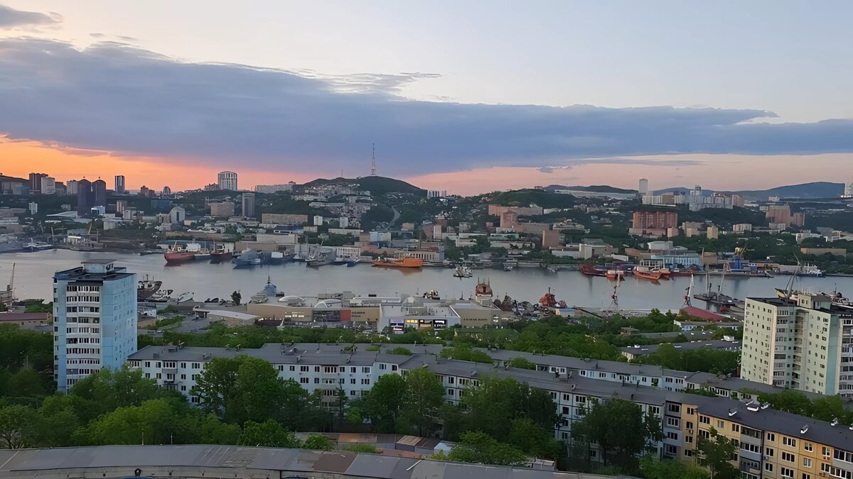     1,4 триллиона рублей потребуется на строительство города-спутника вблизи Владивостока. Большую часть этих денег готовы предоставить инвесторы, сообщил глава корпорации по развитию Дальнего Востока и Арктики (КРДВ) Николай Запрягаев.