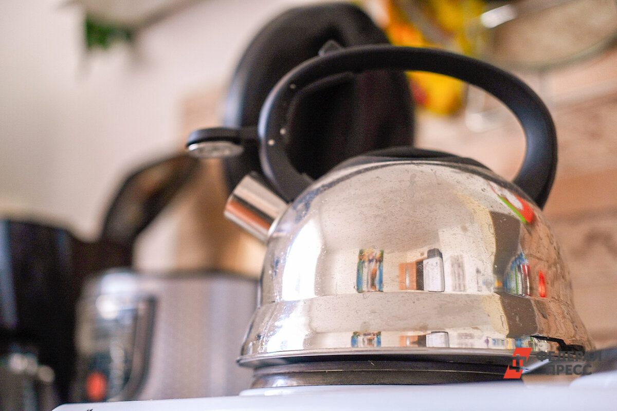 Чем жестче вода, тем быстрее в чайнике образуется налет.  Фото: ﻿Фото: ФедералПресс / Полина Зиновьева