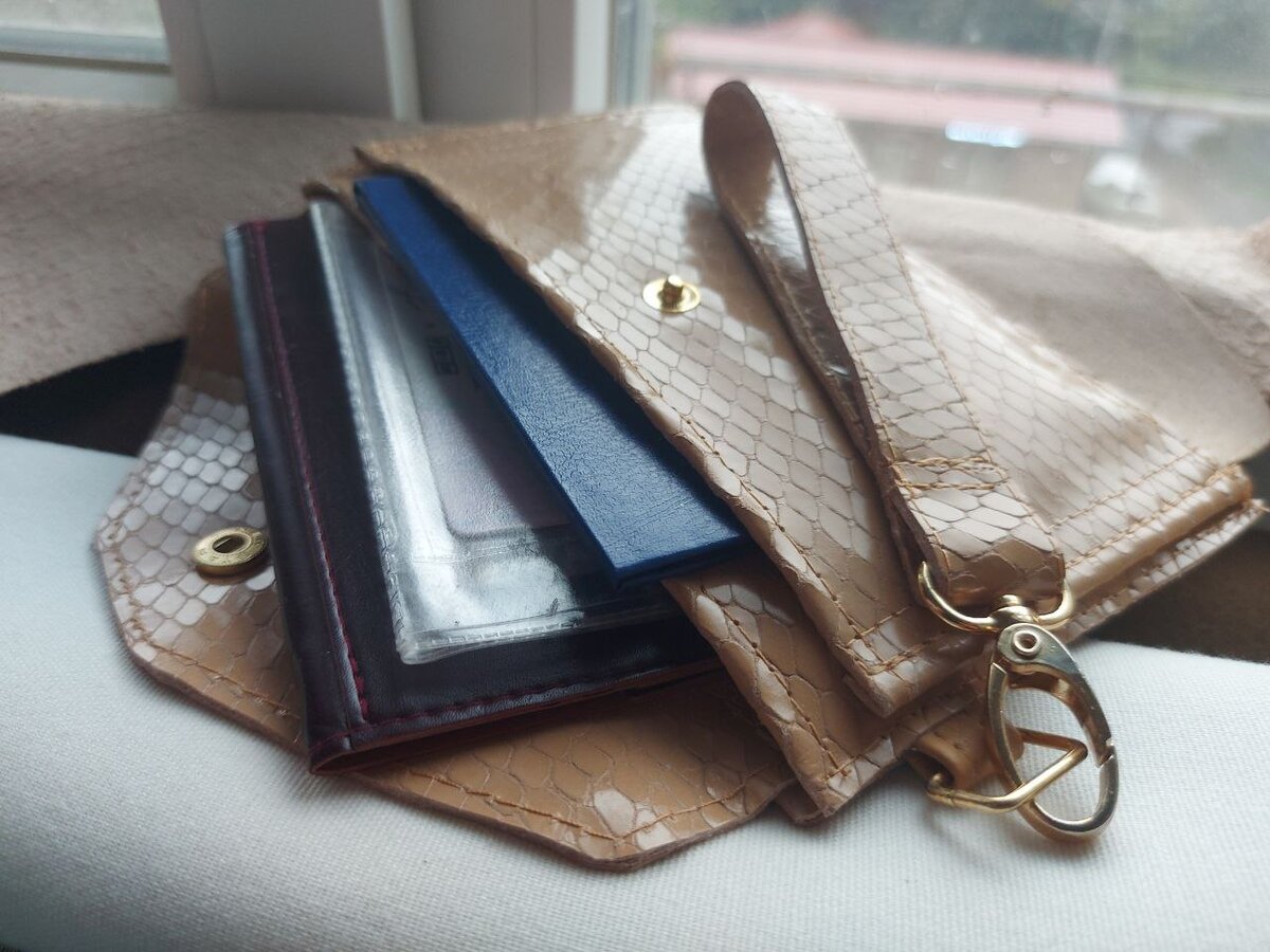 Кошелек пустеет, после таких сборов, особенно когда школьников ни один, а три)