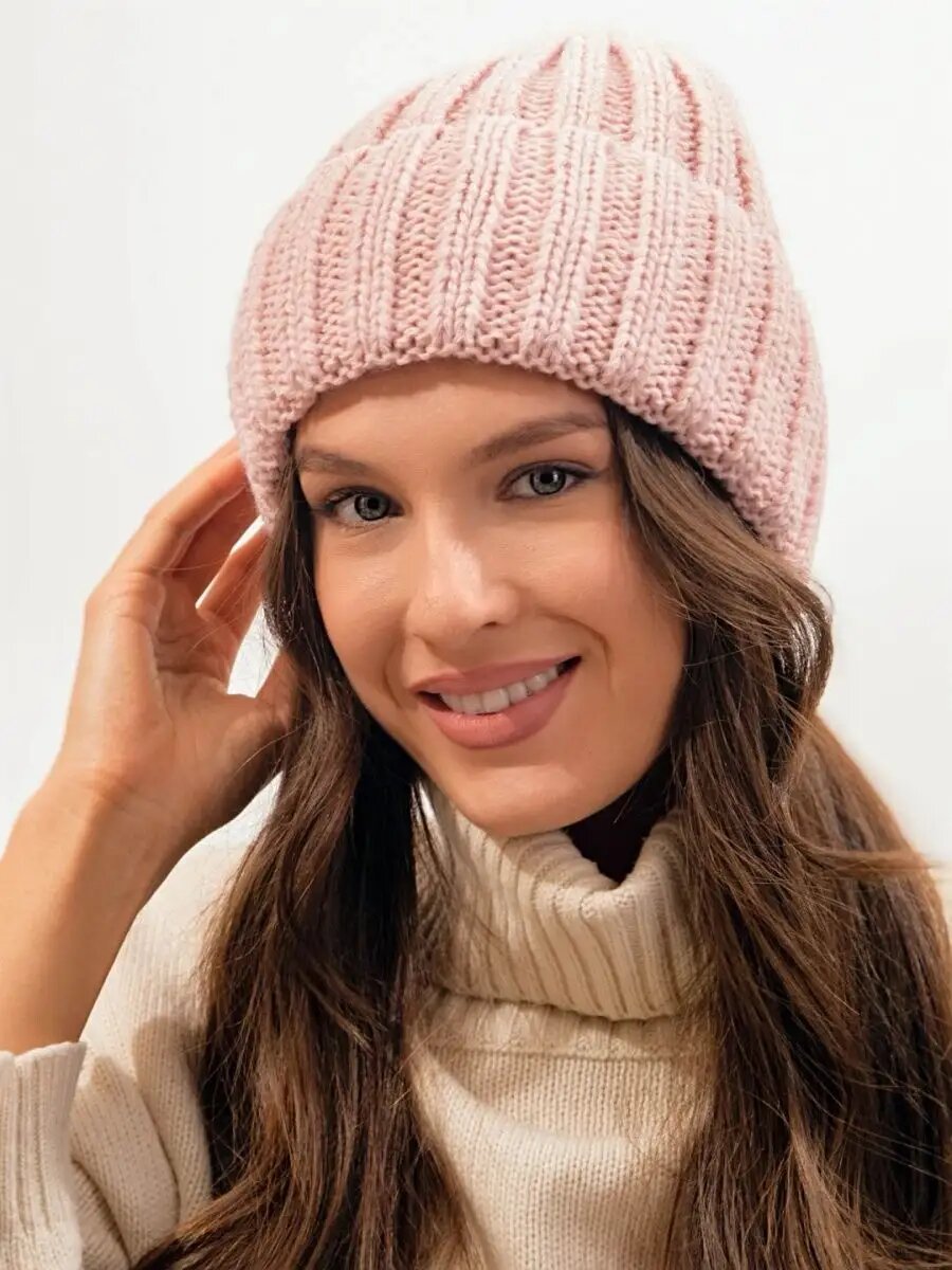 Какая шапка в моде 2023 зима. Какая шапка в моде 2023 зима. Шапки тренд 2023. Модные головные уборы. Головные уборы для женщин.