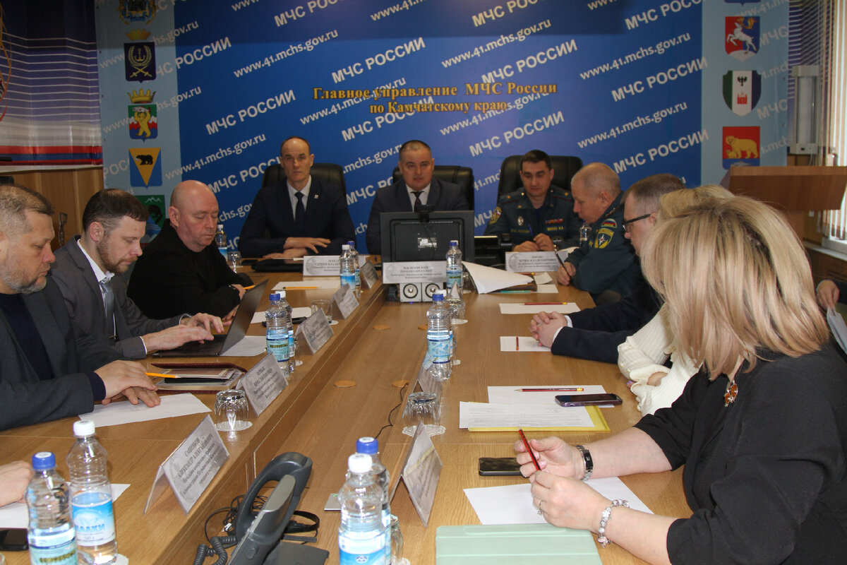 Плакат вводный инструктаж. Инструкция по го и чс 2023. Вводный инструктаж по гражданской обороне. Стенд "уголок гражданской обороны" 2 кармана. Организация гражданской обороны гражданская оборона.