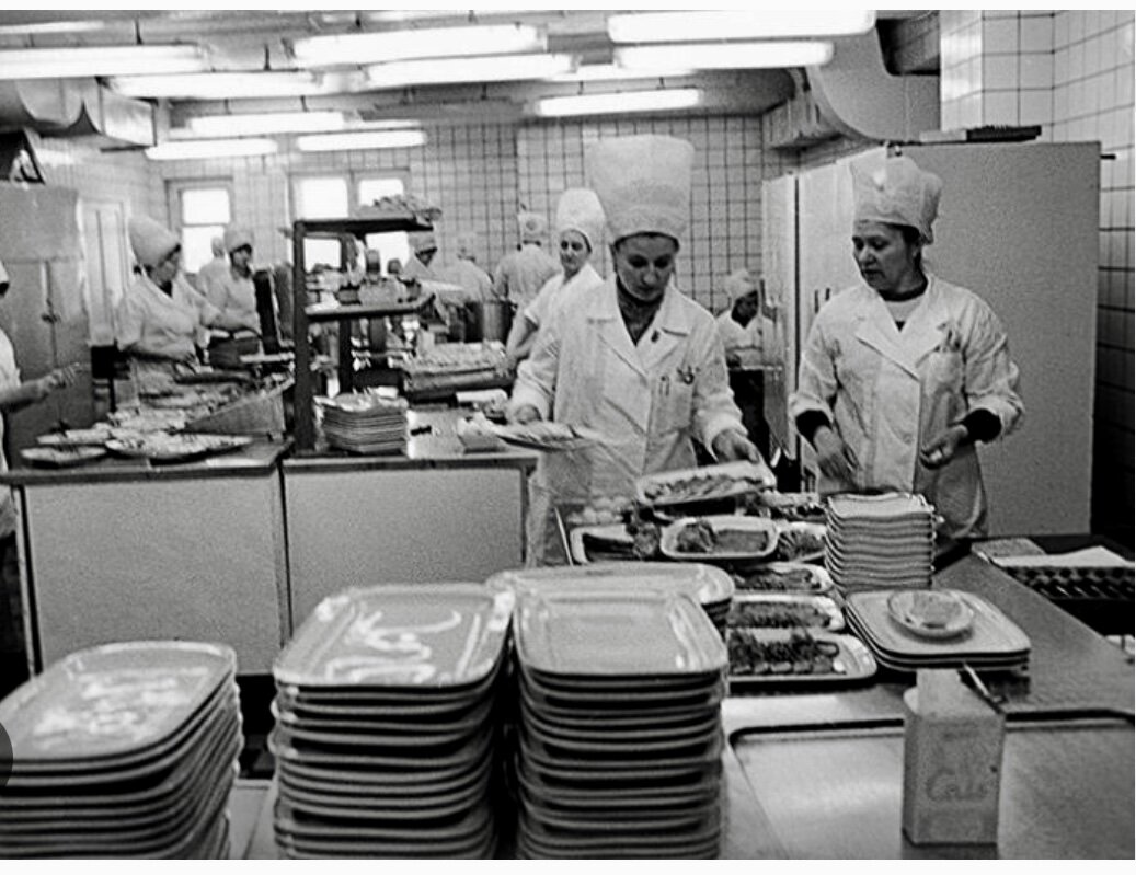 Жизнь быстротечна цитаты. Минус цените время ведь оно не бесконечно. Цените каждое мгновение своей жизни. Прошлое любовь. Цените время.