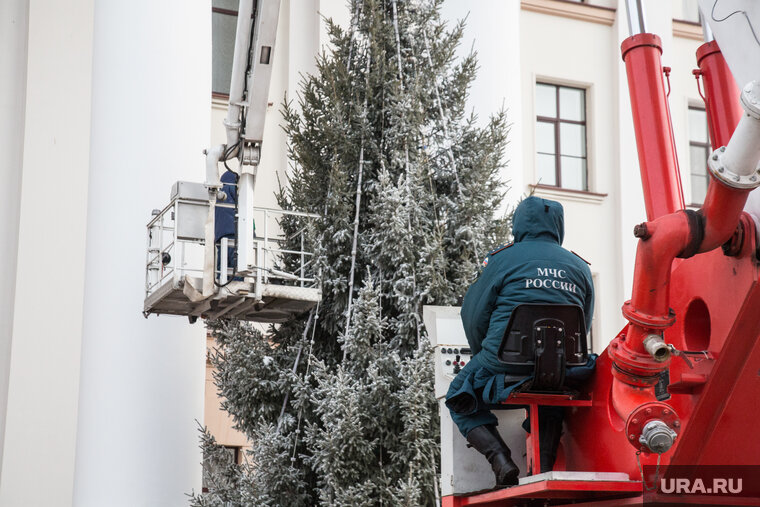 Работа пожарным в тюмени. Мчс тюмень. Лесоохрана пожарные работа. Пожарные и спасатели. Работа пожарным в тюмени.