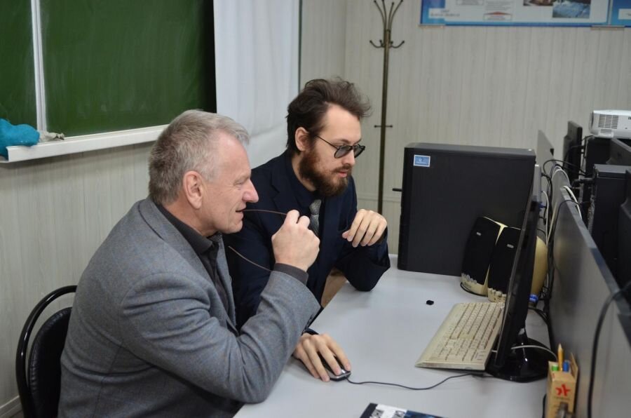 двум рабочим нужно. заказ на 110 деталей первый рабочий выполняет на 1 час. двум рабочим нужно. двум рабочим нужно. рабочий изготовил детали.