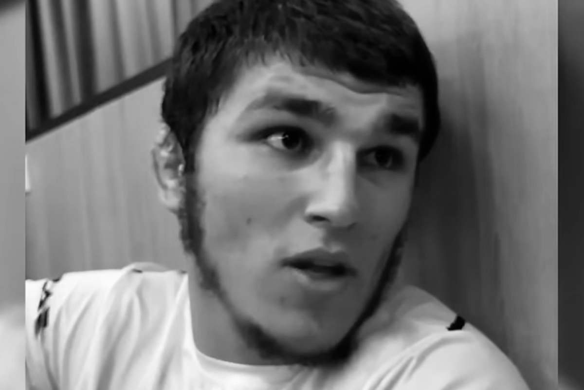 отец жена сосед. хорошие отношения в семье. мать троих детей убила своих детей. занимаются любовью на кухне. соседка по квартире.