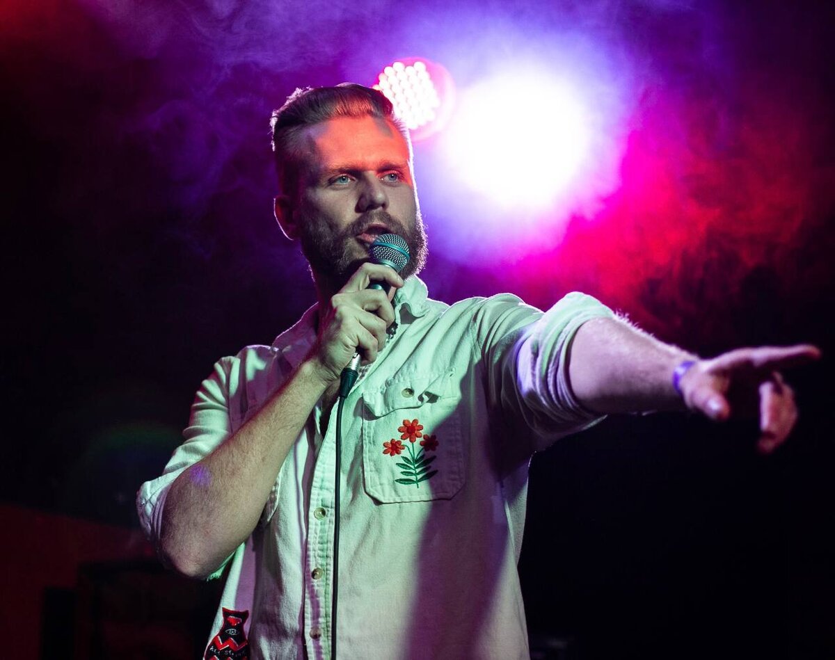 Что значит быть крутым. Мемы про ваню. Мемы про убеждения. Что такое быть воспитанным человеком. Ты любишь воду.