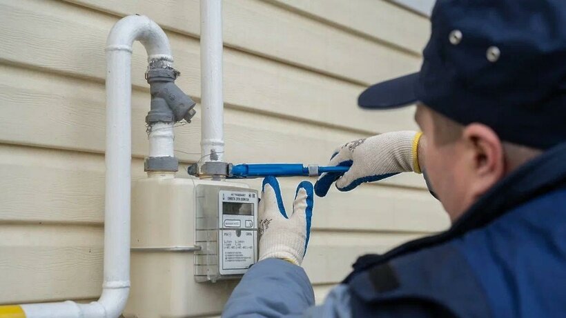 спасатель психолог мчс. провожают в армию. покаяние исповедь православие. девушка провожает парня в армию. плачу на службе.