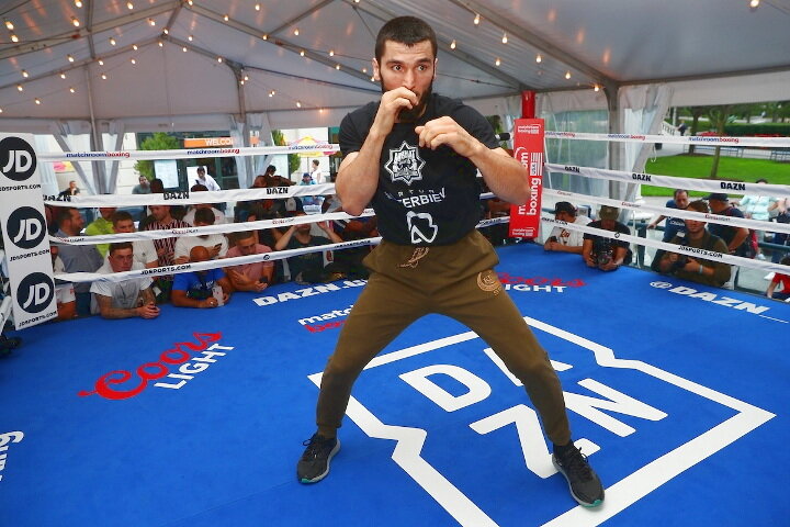 Артур Бетербиев