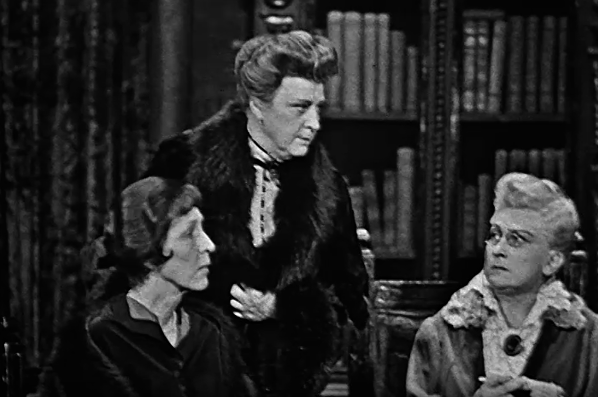 Кадр из спектакля "Кремлевские куранты" (1967)