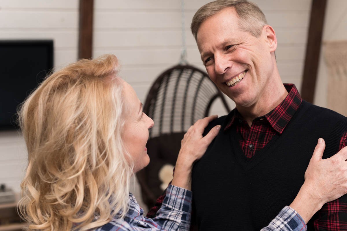 парень после долгих отношений. мужчина после расставания. парни после расставания. стадии после разрыва отношений. встреча после долгой разлуки.