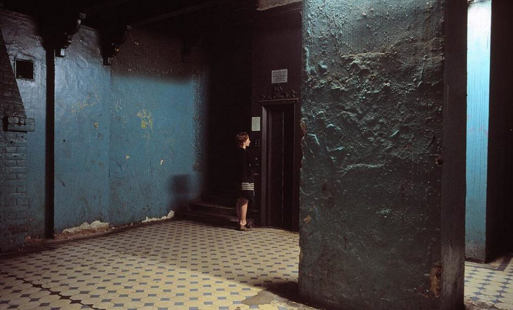 Питер 90-е сенной. Улица новый арбат 90-е. Москва арбат 90е. В девяноста городах. Тверская улица москва 90е.