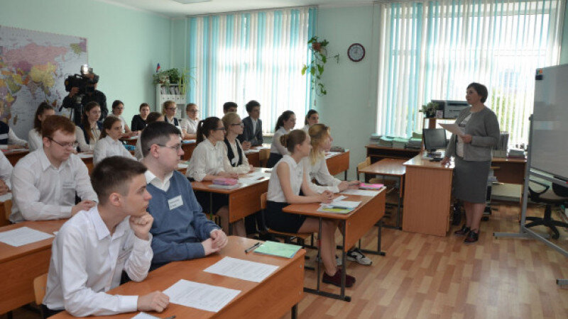     Акция "100 баллов до победы" в лицее №122. ЕГЭ. Министерство образования и науки Алтайского края.