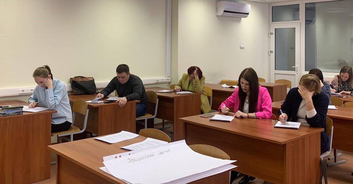 волго вятский институт киров. юридический колледж саратов тверская 40а. волго-вятский институт мгюа кутафина филиал. сгюа колледж саратов. юридическая академия колледж.