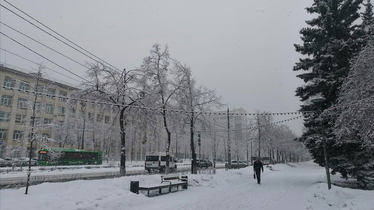 Парковочные места сейчас есть и с четной, и не нечетной стороны. Фото: Царьград.