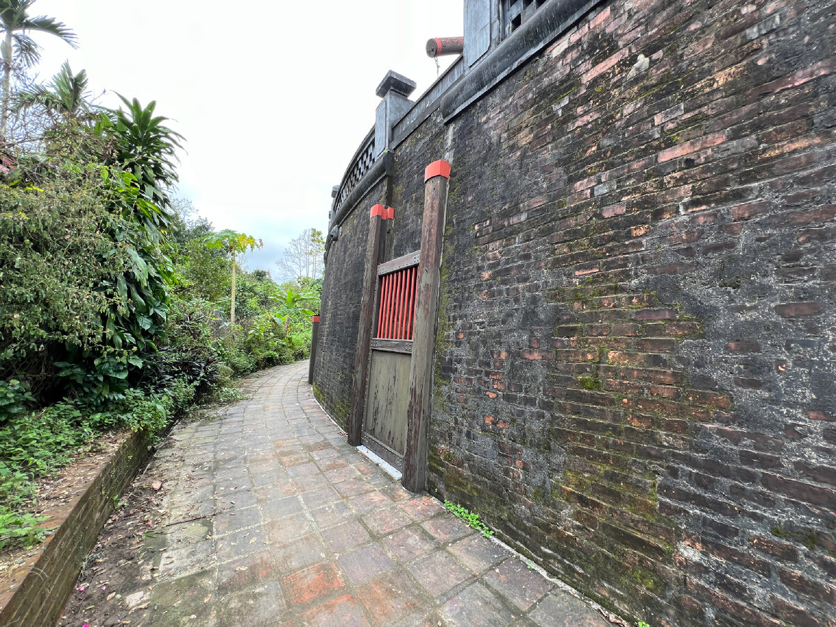Хо Куен - Tiger Arena. Вход в клетки для тигров. Фото автора