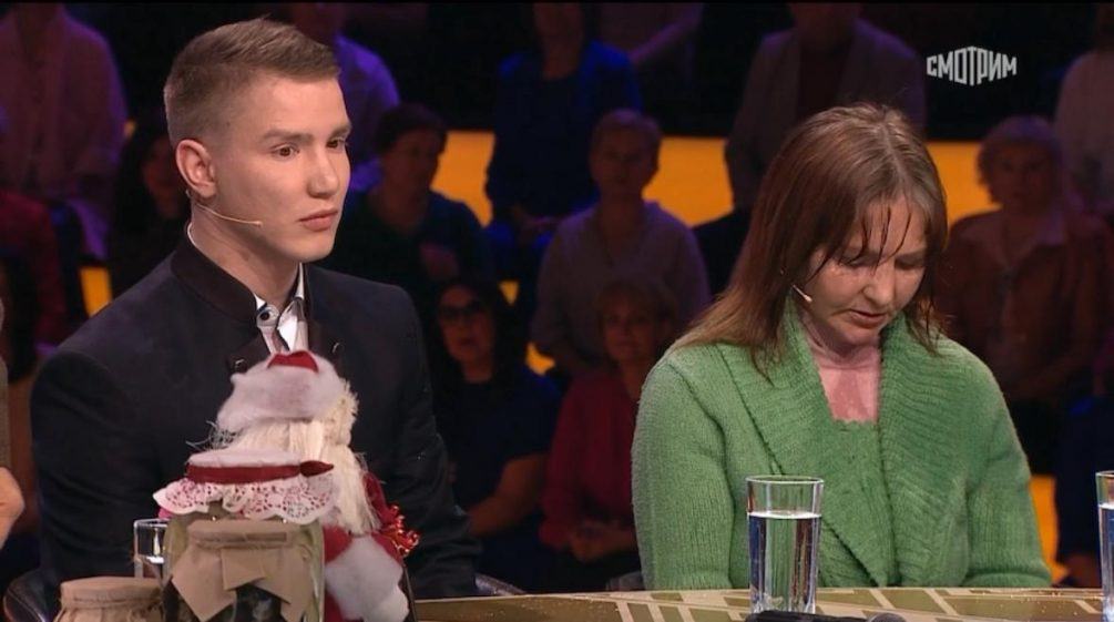 Кто скажет что это девочка. Кто скажет что это девочка. Пусть бросит в меня камень. Кто скажет что это девочка. Анекдот.