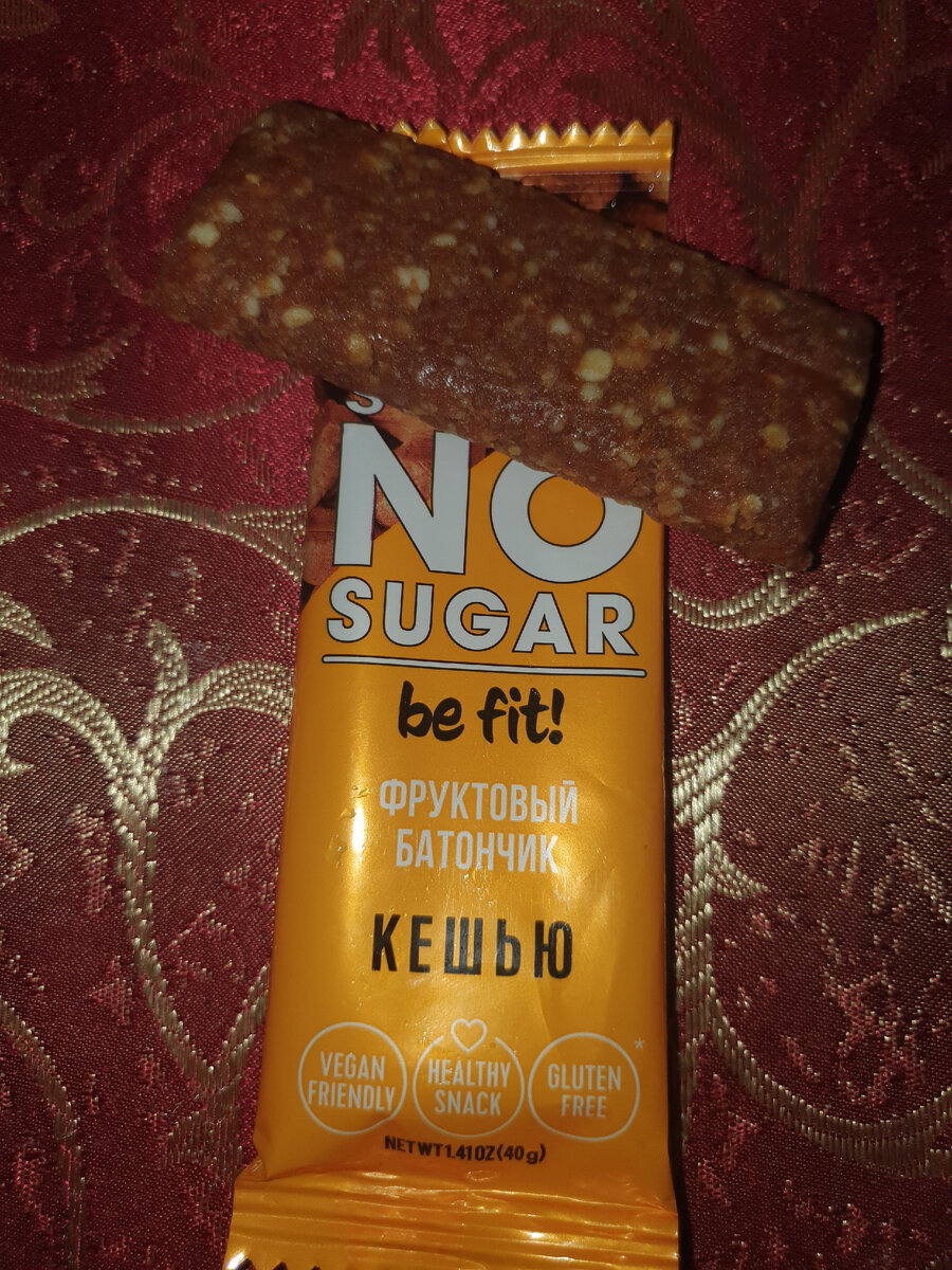 Работа выходные суббота. Демотиваторы смешные про работу. Режим работы в воскресенье. Рабочая суббота. Работа выходные суббота.