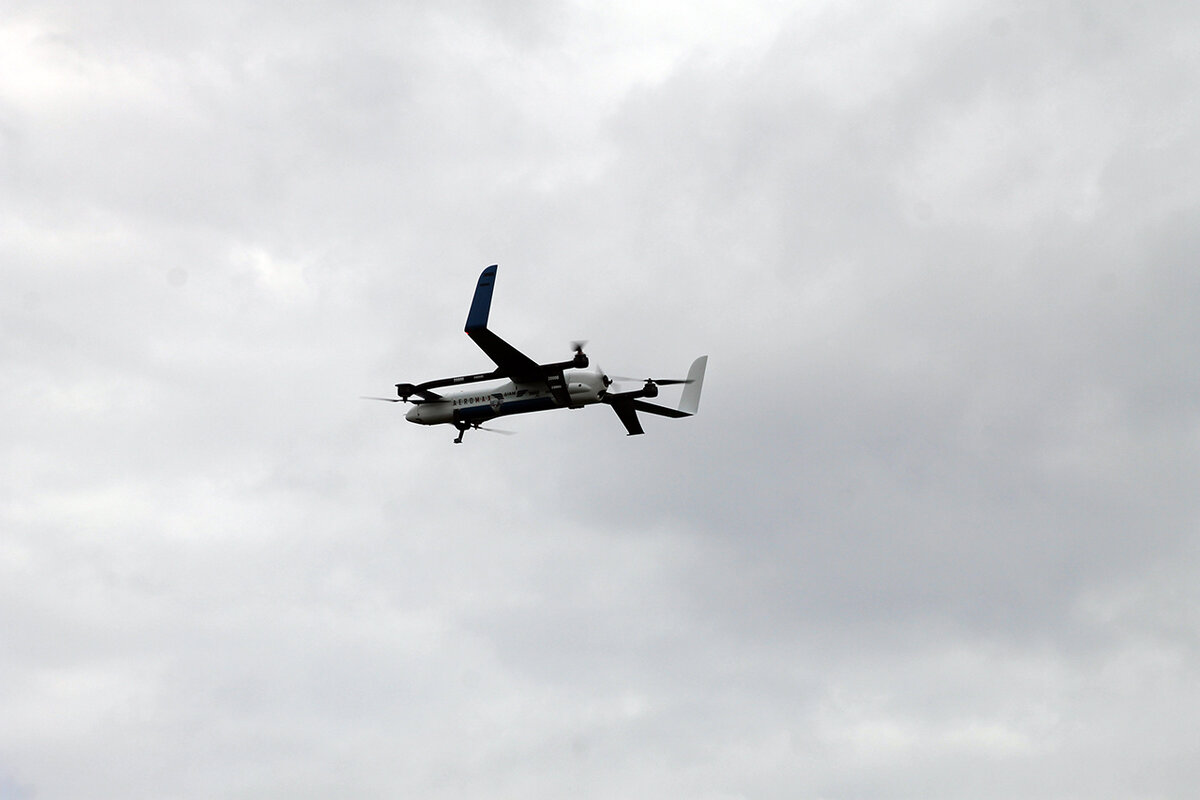 Главное в системе обнаружения опасных БПЛА: людям – быть бдительными, а спецслужбам – проводить работу по информированию населения.  Фото: ФедералПресс / Герман Парло