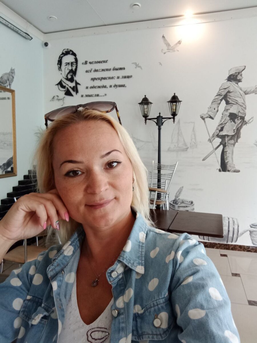 В 90 случаях. В 90 случаях. Святые москва 90е. Россия 1992 год. Курение способствует развитию заболеваний.